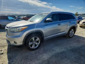 Toyota Highlander 3.5L 6 2015