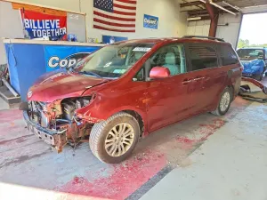 Toyota Sienna 3.5L 6 2015