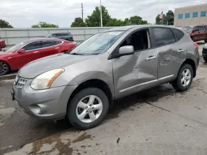 Nissan Rogue S 2.5L 4 2013