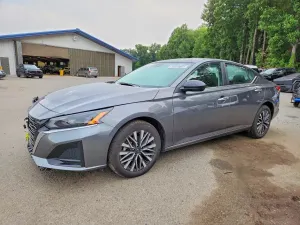 Nissan Altima 2.5L 4 2025