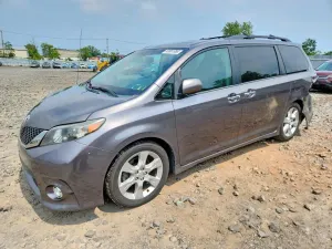 Toyota Sienna 3.5L 6 2013
