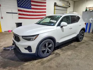 Volvo XC40 2.0L 4 2023