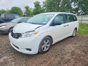 Toyota Sienna 3.5L 6 2011
