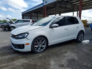 Volkswagen Golf 2.0L 4 2013