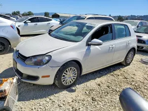 Volkswagen Golf 2.5L 5 2013