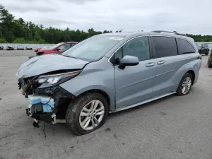 Toyota Sienna XLE 2.5L 4 2022
