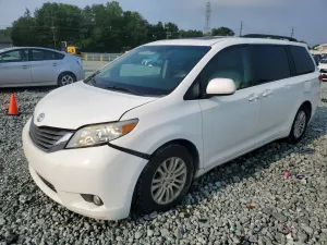 Toyota Sienna 3.5L 6 2011