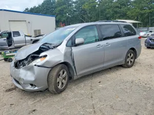 Toyota Sienna 3.5L 6 2011