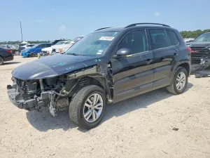 Volkswagen Tiguan 2.0L 4 2015