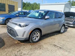 Kia Soul 2.0L 4 2025