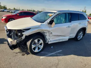 Toyota Highlander 3.5L 6 2016