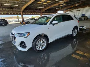 Audi Q3 2.0L 4 2025
