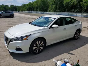 Nissan Altima 2.5L 4 2022