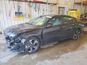 Hyundai Elantra 2.0L 4 2023