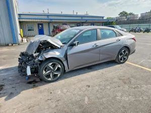 Hyundai Elantra 2.0L 4 2023