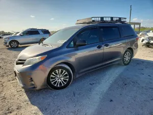 Toyota Sienna 3.5L 6 2018