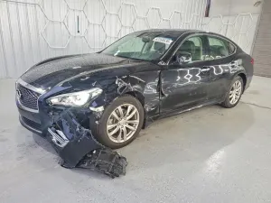 Infiniti Q70 3.7L 6 2015