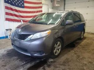 Toyota Sienna 3.5L 6 2011