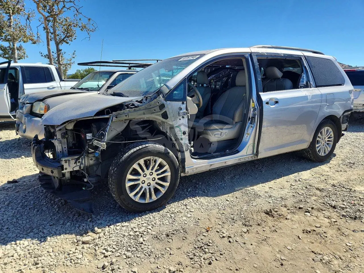 Toyota Sienna 3.5L 6 2011