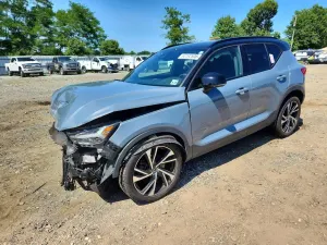 Volvo XC40 2.0L 4 2021