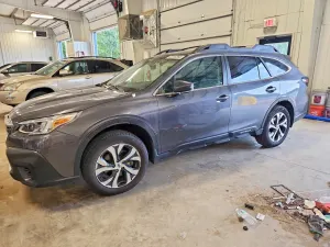 Subaru Outback 2.5L 4 2021