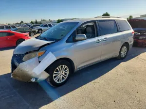 Toyota Sienna 3.5L 6 2011