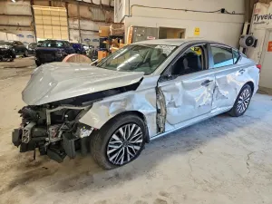 Nissan Altima 2.5L 4 2025