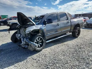 Nissan Titan 5.6L 8 2008