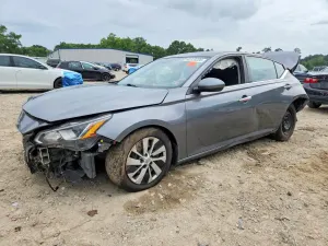 Nissan Altima 2.5L 4 2020