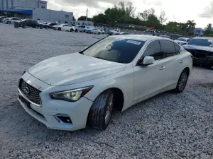 Infiniti Q50 3.0L 6 2021
