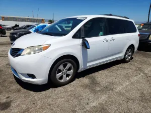 Toyota Sienna 3.5L 6 2011