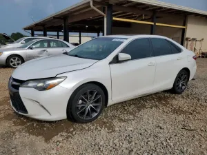 Toyota Camry LE 2.5L 4 2015