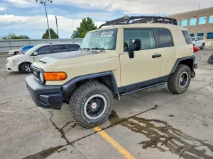Toyota FJ Cruiser 4.0L 6 2010
