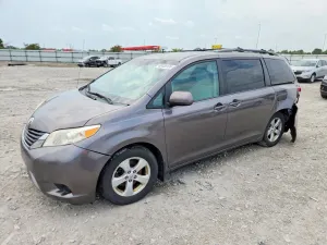 Toyota Sienna 3.5L 6 2014
