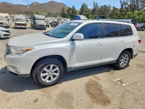Toyota Highlander 3.5L 6 2013