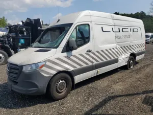 Mercedes-Benz Sprinter 2500 3.0L 6 2021