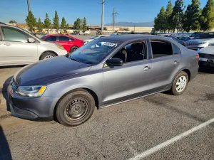 Volkswagen Jetta 2.0L 4 2012