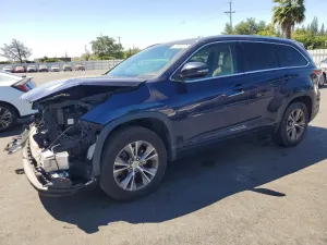 Toyota Highlander 3.5L 6 2015