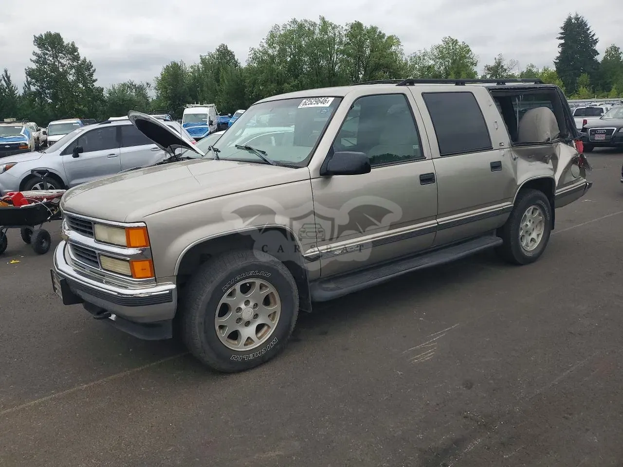 Chevrolet Suburban 5.7L 8 1999