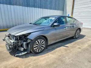 Nissan Altima 2.5L 4 2025