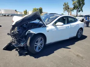 Tesla Model S 2014