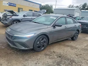 Hyundai Elantra 2.0L 4 2026