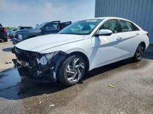 Hyundai Elantra 2025