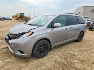 Toyota Sienna 3.5L 6 2014