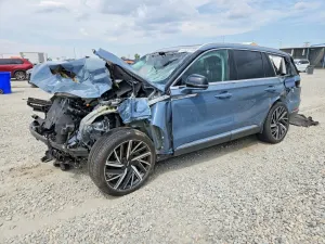 Lincoln Aviator 3.0L 6 2025
