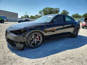 Alfa Romeo Giulia 2.0L 4 2018