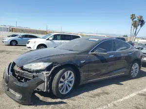 Tesla Model S 2014