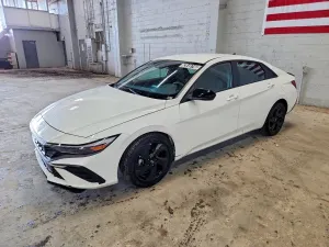 Hyundai Elantra 2.0L 4 2026