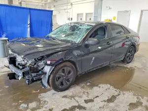 Hyundai Elantra 2.0L 4 2022