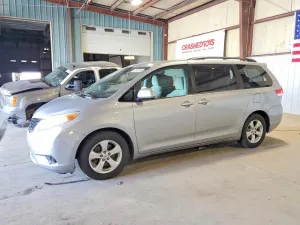 Toyota Sienna 3.5L 6 2014